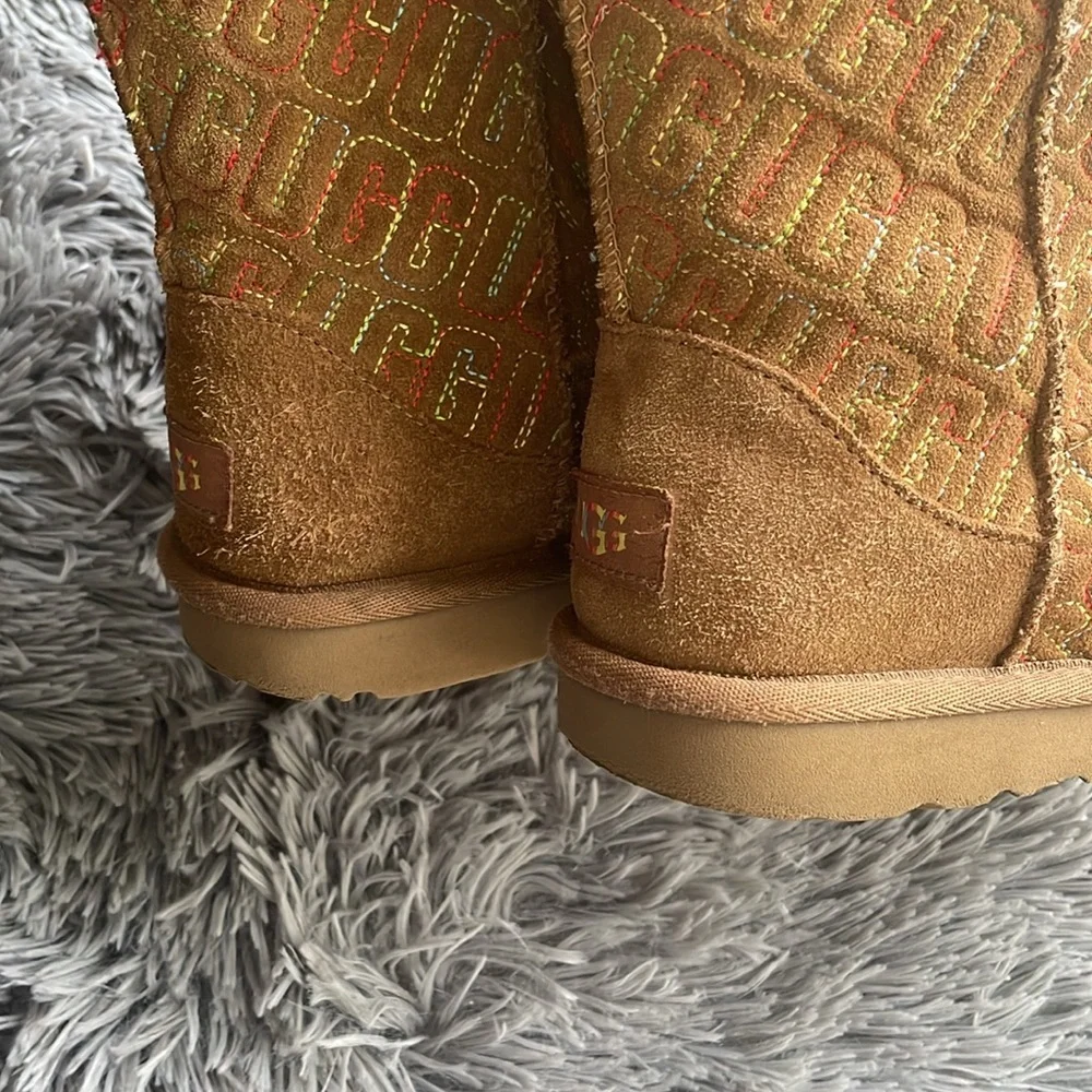UGG Kids' Classic II Graphic Stitch Short Boot